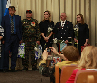 Трудовые династии со стажем до 180 лет наградили в Новосибирске