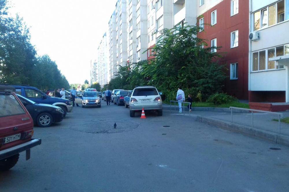 Шофёр «Тойоты» сбил коляску с сыном в Новосибирске Шофёр «Тойоты» сбил коляску с сыном в Новосибирске