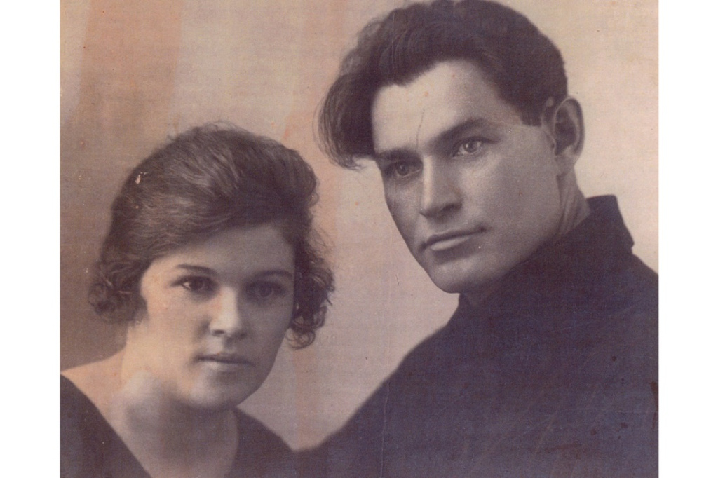 Павел Якубовский с женой Верой 1927 г.jpg