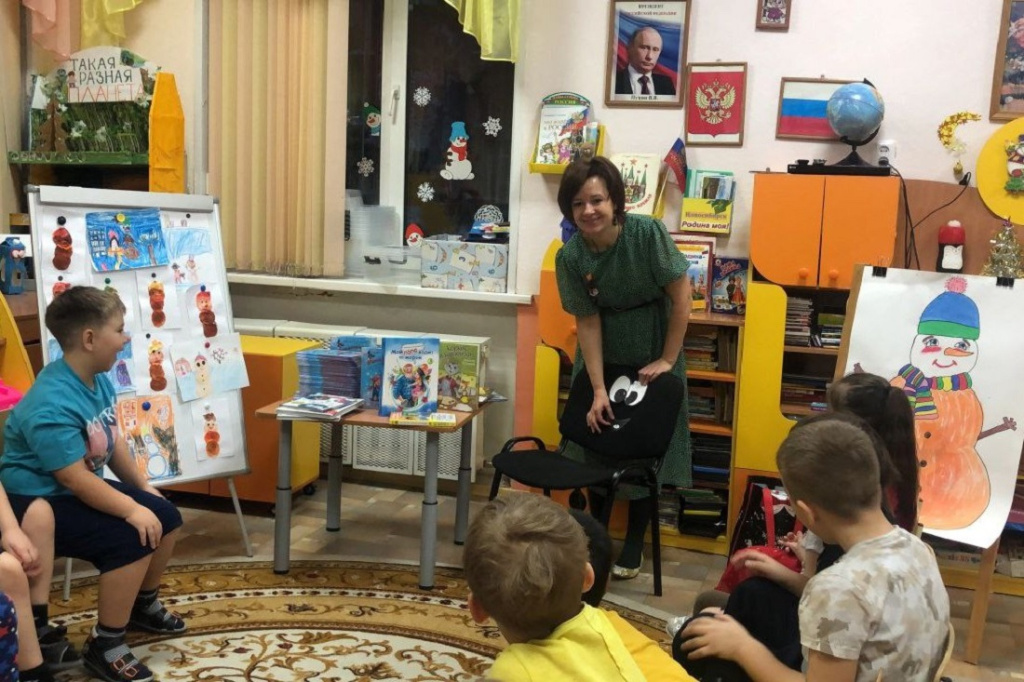 На встрече с читателями в детском саду.jpeg