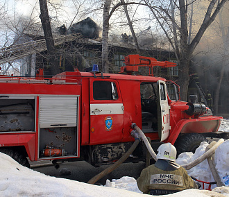Новосибирцев предупредили о штрафах за перекрытие пожарных проездов