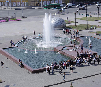 Валерий Науменко: «В фонтан у ГПНТБ заливают 400 тонн питьевой воды»