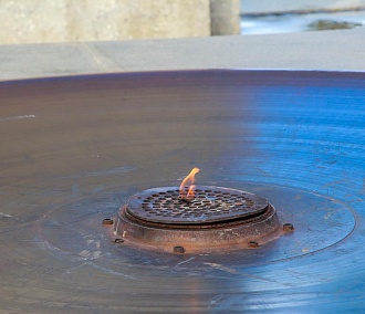 Вечный огонь на Монументе Славы погасили для ремонта чаши