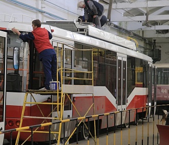 Погружение: как оживляют сгнившие трамваи в Новосибирске
