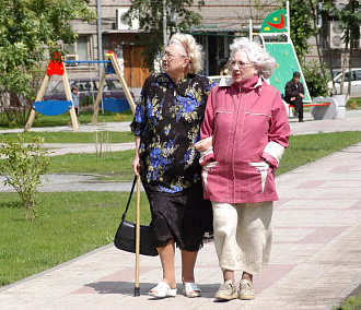 Пожилые новосибирцы спросят про пенсии и здоровье по «горячему телефону» правительства