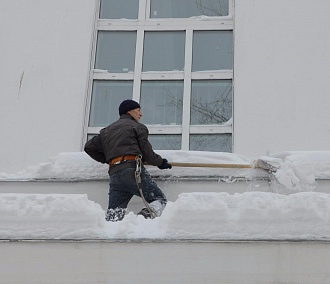 Операция «Снег»: кому жаловаться на плохую уборку двора в Новосибирске