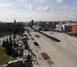 Равняйсь, смирно! Парад Победы — 2018 в Новосибирске