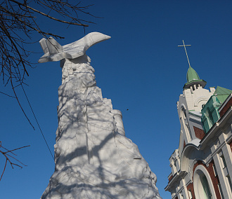 Фестиваль скульптур из снега воплотил в жизнь фантазии новосибирцев