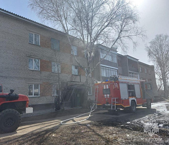 Мужчина с ожогами выпрыгнул из окна горящей квартиры в Искитиме