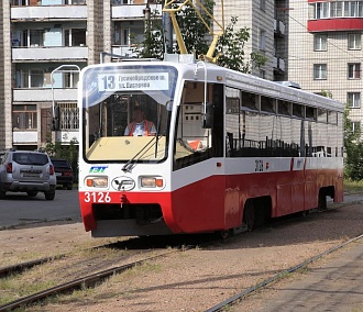 Последние три московских трамвая прибыли в Новосибирск