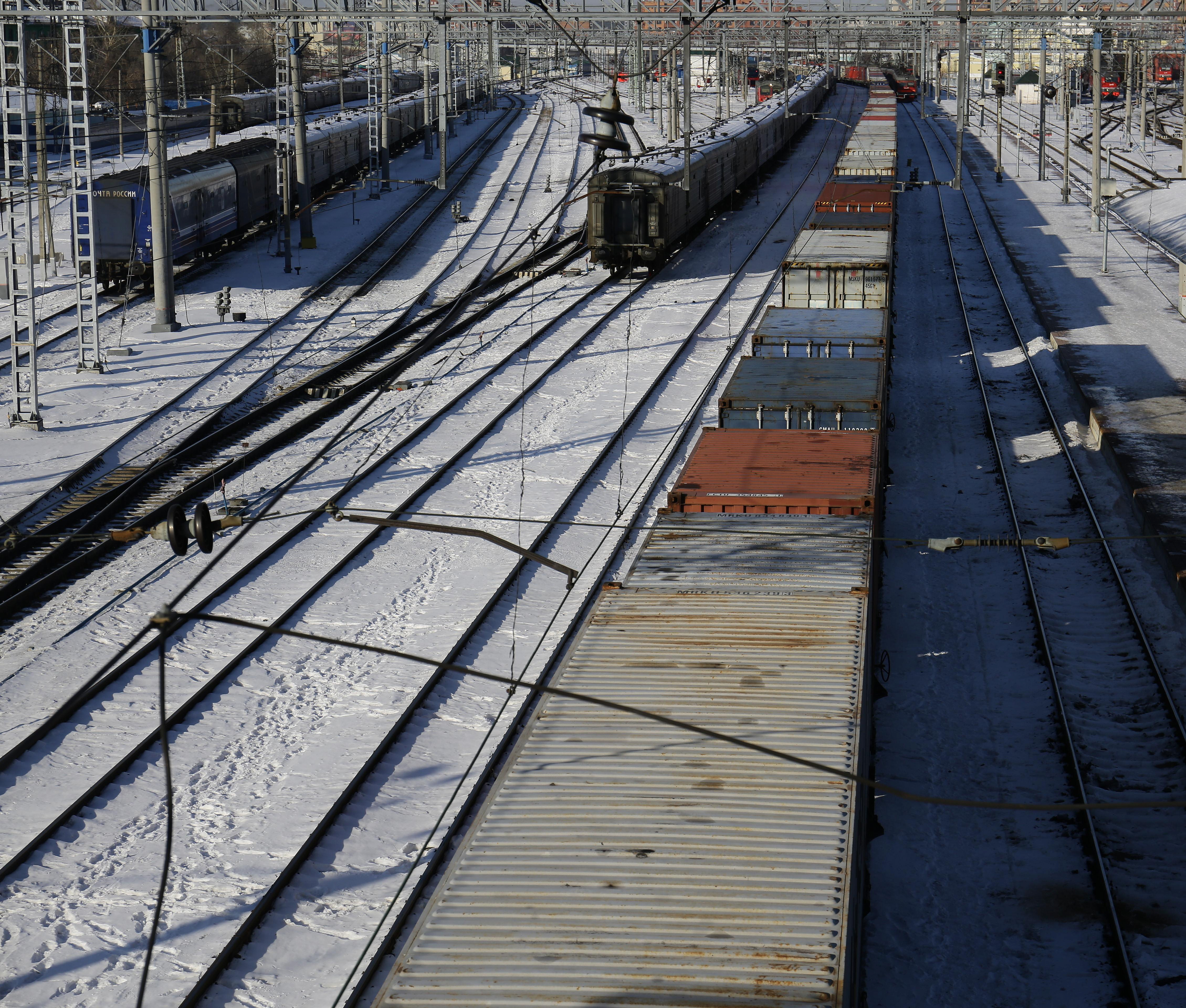«Холодный экспресс» доставил 2200 тонн еды из Новосибирска в Приморье