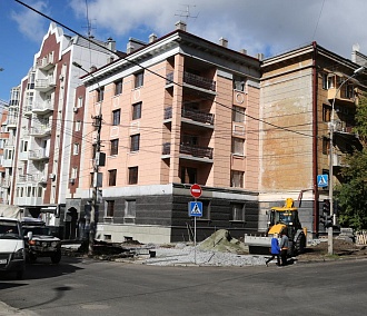 Разрушенному дому 30-х годов на Урицкого вернули исторический облик