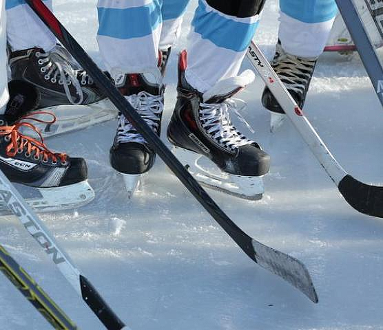 Губернатор Травников представил хоккеистам «Сибири» новое руководство
