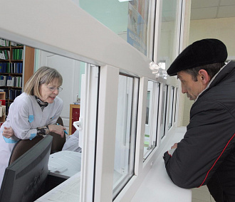 В поликлинику, как на работу: новосибирцы штурмуют кабинеты врачей