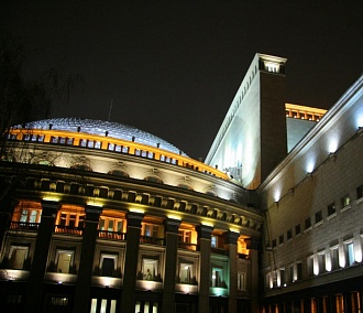 Оперный в Новосибирске подсветят новыми диодными лампами за 412 миллионов