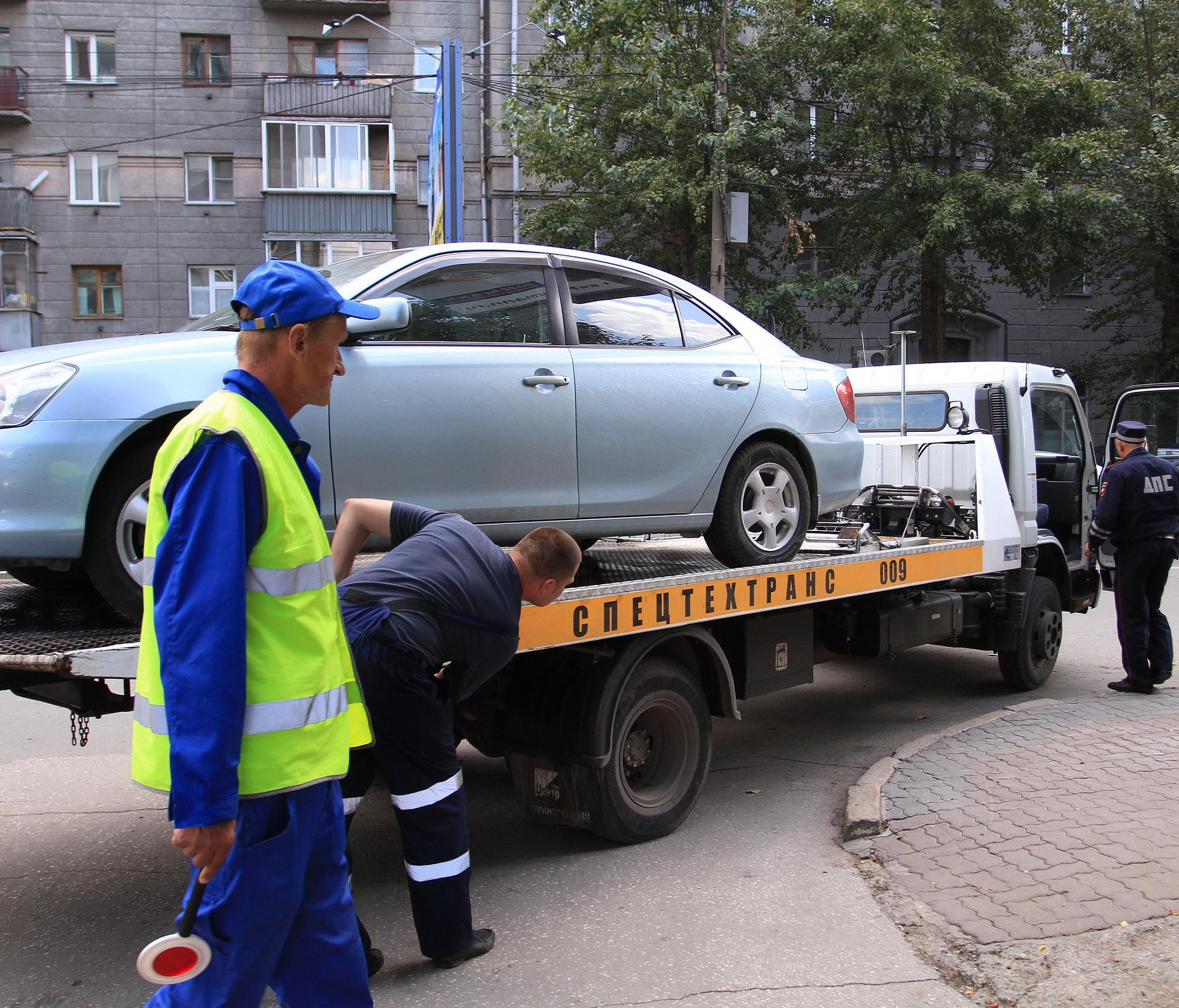 Парковку запретят на улице Александра Чистякова и Горском