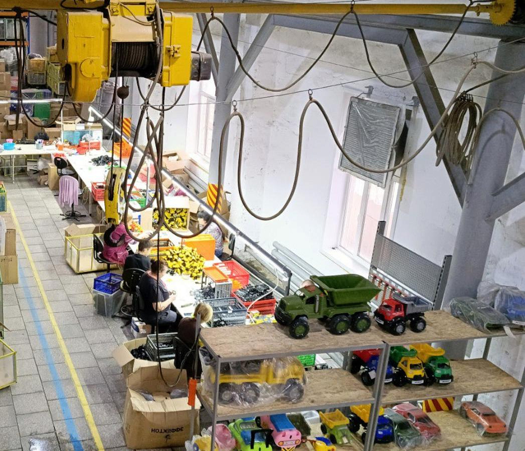 Сузунский завод игрушек увеличил зарплаты на 35% за счёт нацпроекта