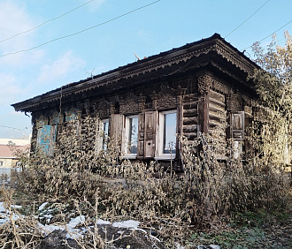 Нам нельзя его потерять: новосибирцы хотят спасти столетний дом на Инской
