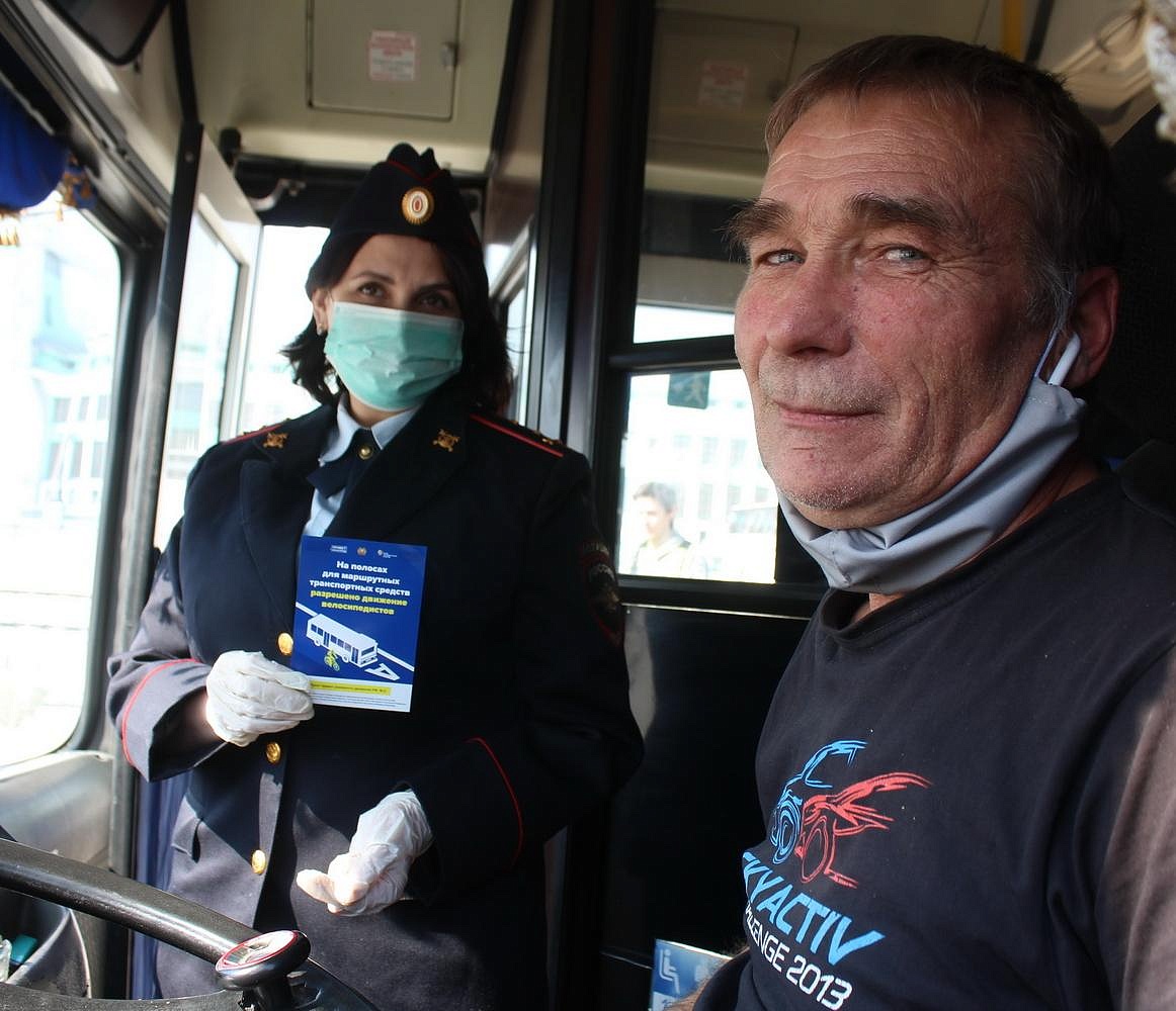 Водители автобусов притесняют велосипедистов в Новосибирске
