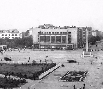 Главная, любимая, твоя: столетние фото площади Ленина