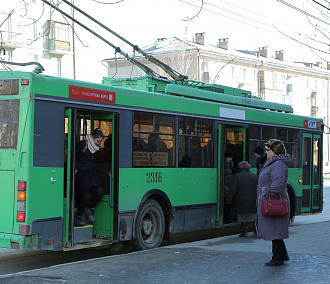 Новосибирские троллейбусы и трамваи утепляют печками к зиме