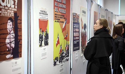 Эксклюзивную выставку чилийских плакатов 1970-х открыли в НГУАДИ