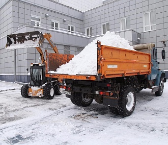 1400 самосвалов снега вывезли с дорог Новосибирска на выходных