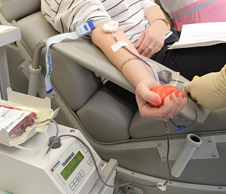 Слухи о нехватке донорской крови в праздники опровергли в Новосибирске