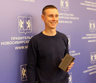 Новосибирец пришёл на выборы с дошираком и выиграл айфон