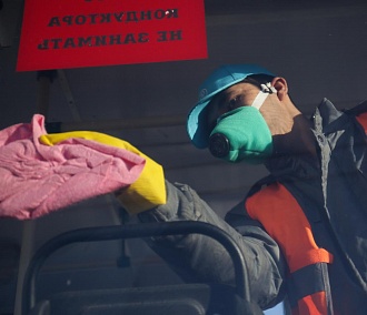 Новосибирские троллейбусы моют хлоркой для защиты от коронавируса