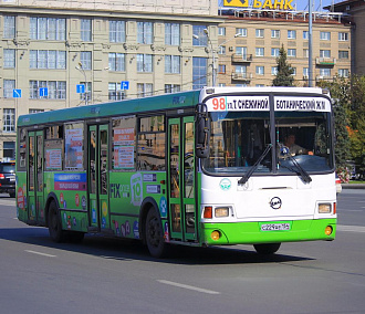Багаж на крыше и трубочисты на тротуарах — 95 лет автобусу Новосибирска