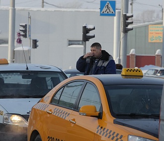 Забастовка таксистов: колонны гудящих машин проехали по Новосибирску