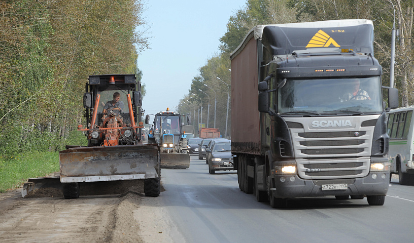 Движение большегрузов ограничат из-за распутицы в Новосибирской области