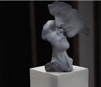 «Первая реакция — шок»: торт-скульптуру с лицами влюблённых сделала сибирячка