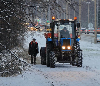 Мэрия закупит 49 машин для уборки снега в Новосибирске