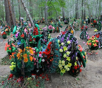 В Новосибирске закроют кладбища на Пасху и Радоницу