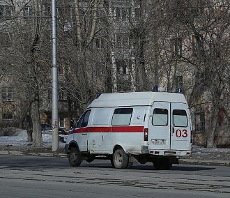 Выпавший из окна шуруповёрт разбил голову прохожему в Новосибирске