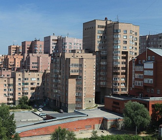 Самый богатый депутат Заксобрания может купить 33 квартиры за год