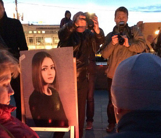 Новосибирцы собрали почти 40 тысяч рублей на памятник Карине Залесовой
