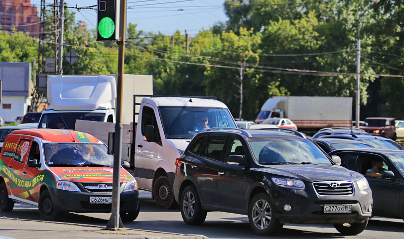 Инновационные светофоры запустят на двух перекрёстках в Новосибирске