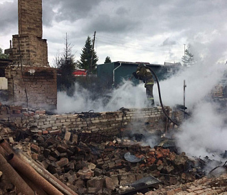 Пожарные спасли от огня 500 дач под Новосибирском