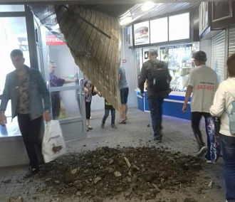 В мэрии прокомментировали обрушение потолка в переходе на Речном вокзале