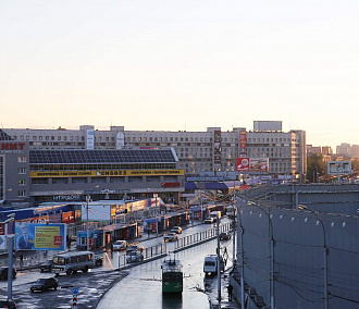 На площади Маркса в Новосибирске разбирают городскую «достопримечательность»