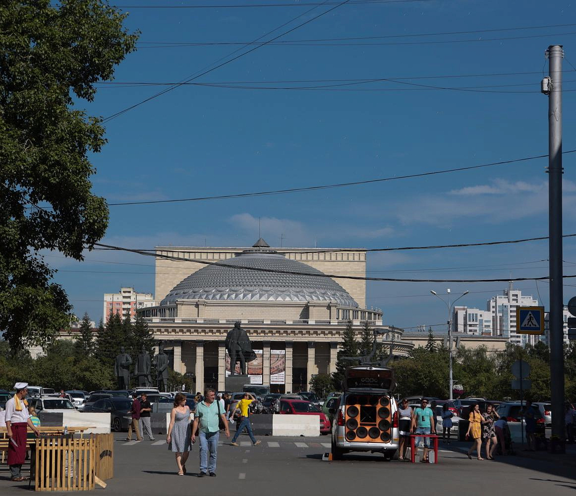 Как закрыли пешеходный сезон на улице Ленина в Новосибирске
