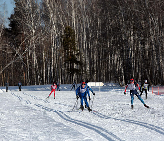 Три тысячи новосибирцев встали на лыжи в Академгородке