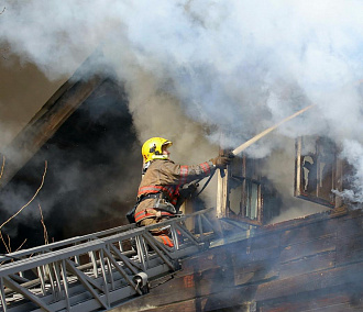 Почти 700 пожаров произошло в Новосибирске с начала года