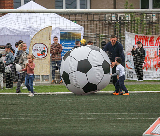 «Мы и не знали о способностях папы»: сотни семей сыграли в футбол