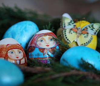 Писанки, крапанки и драпанки: семь способов покрасить яйца на Пасху