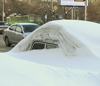 Брошенки Новосибирска: чьи машины скрываются под сугробами