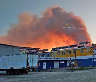 Пожар в 3000 «квадратов» на свалке Новосибирска тушат вторые сутки